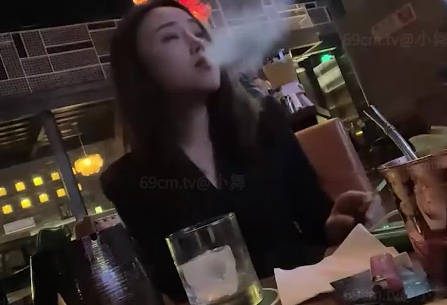 被男人吃奶很爽的毛片免费-4K中文版全集